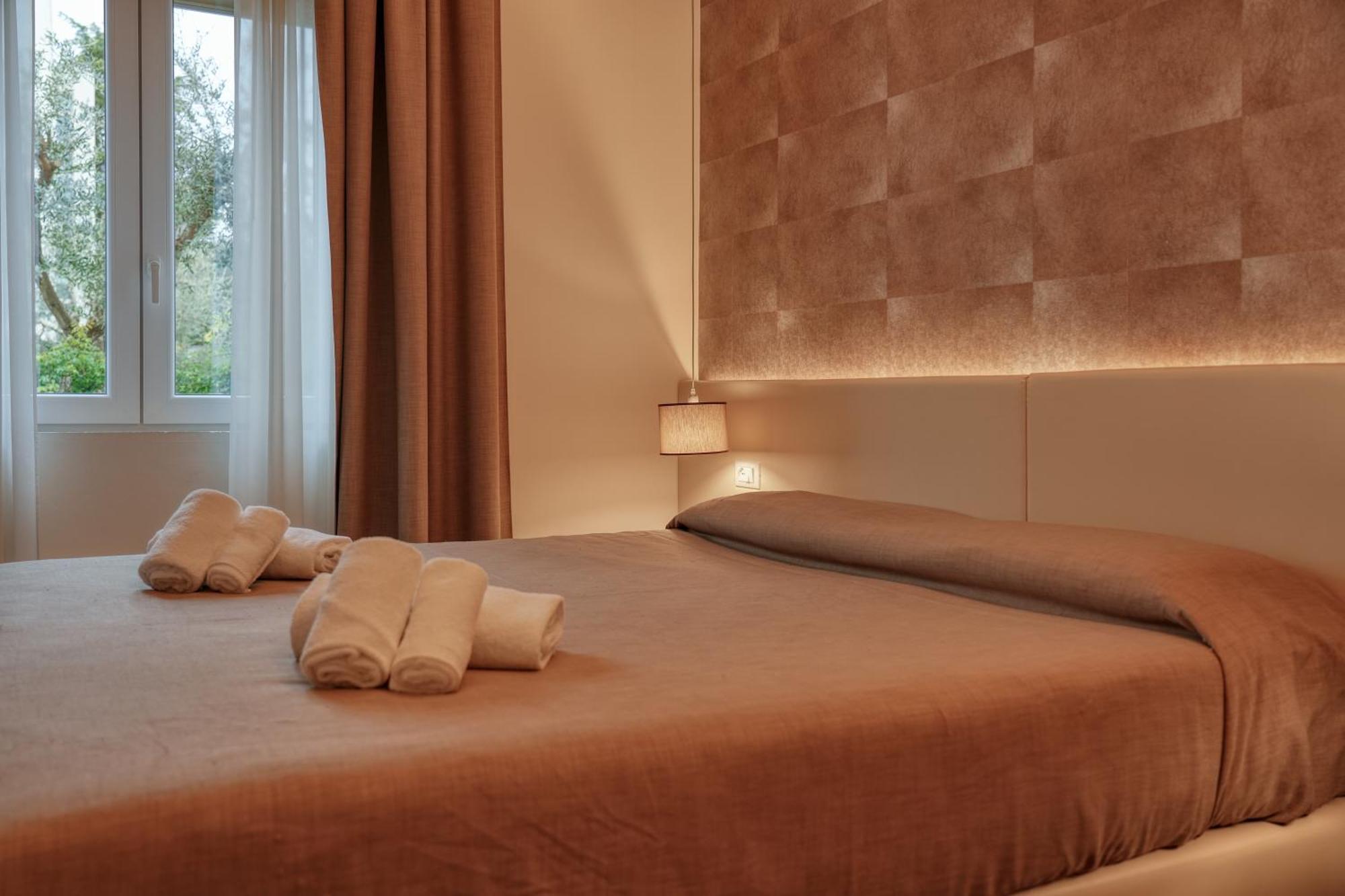 Hotel Palazzo Del Garda & Spa Desenzano del Garda Luaran gambar