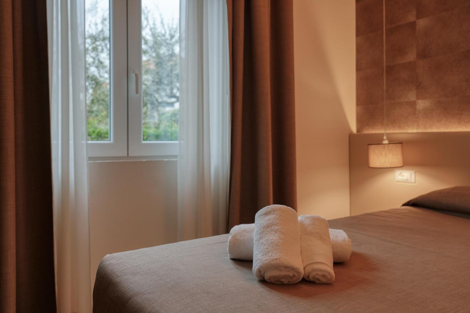 Hotel Palazzo Del Garda & Spa Desenzano del Garda Luaran gambar