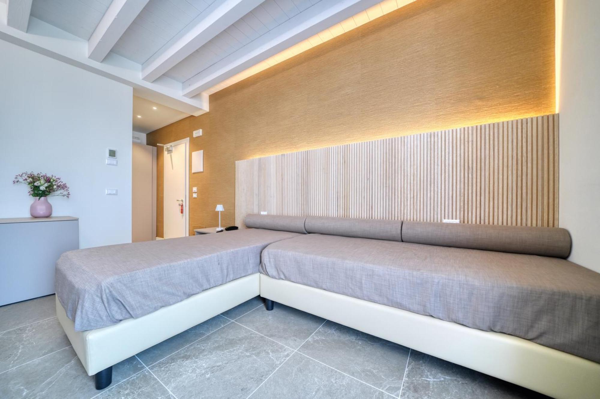 Hotel Palazzo Del Garda & Spa Desenzano del Garda Luaran gambar
